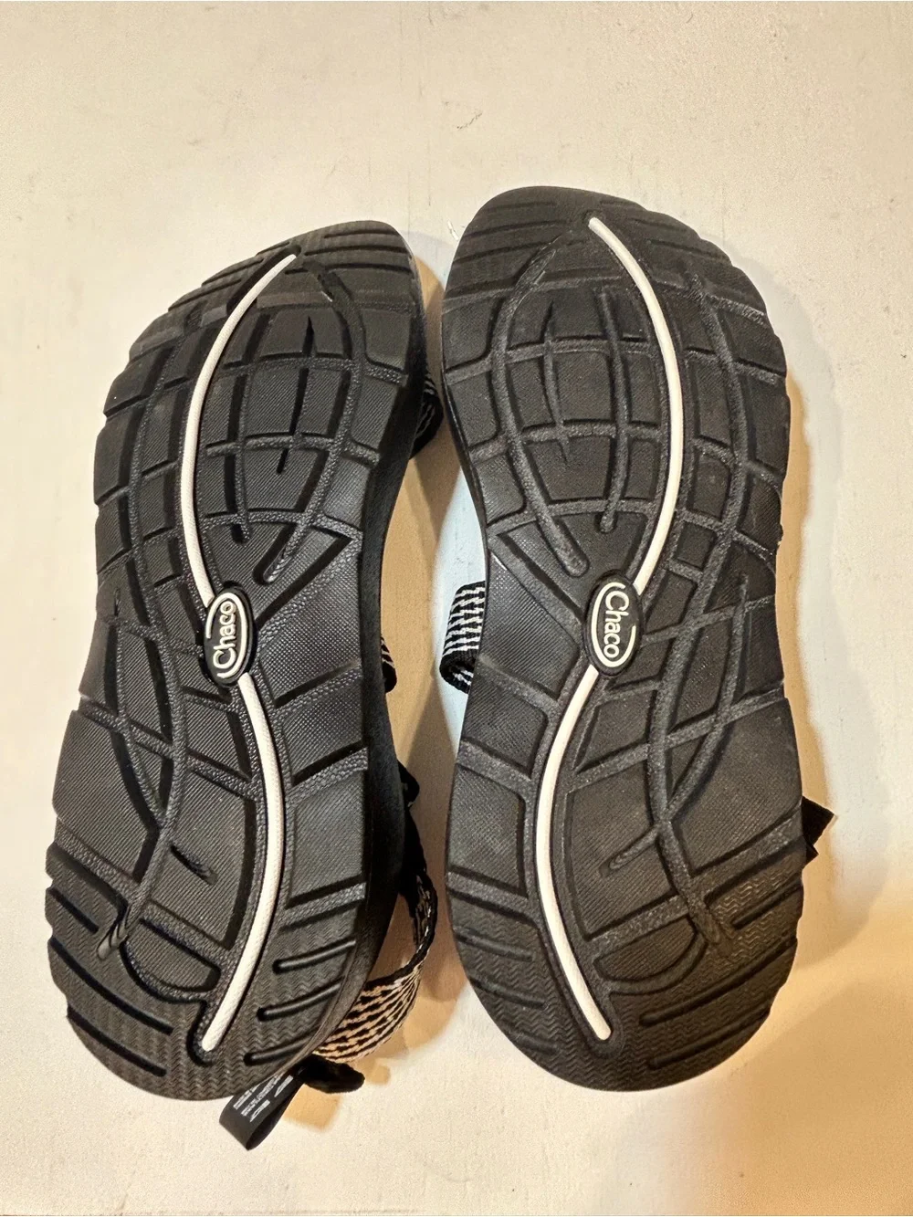 Chaco Z/Cloud Sport Sandals Black White Strappy Comfort Outdoor Hiking Women’s 9